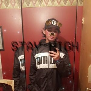 Meet your Posher, Devin